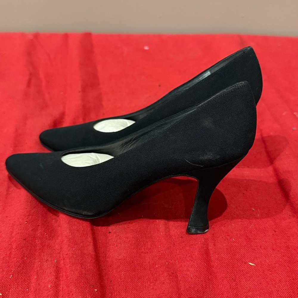Stuart Weitzman Classic Black Heels - Picture 3 of 5